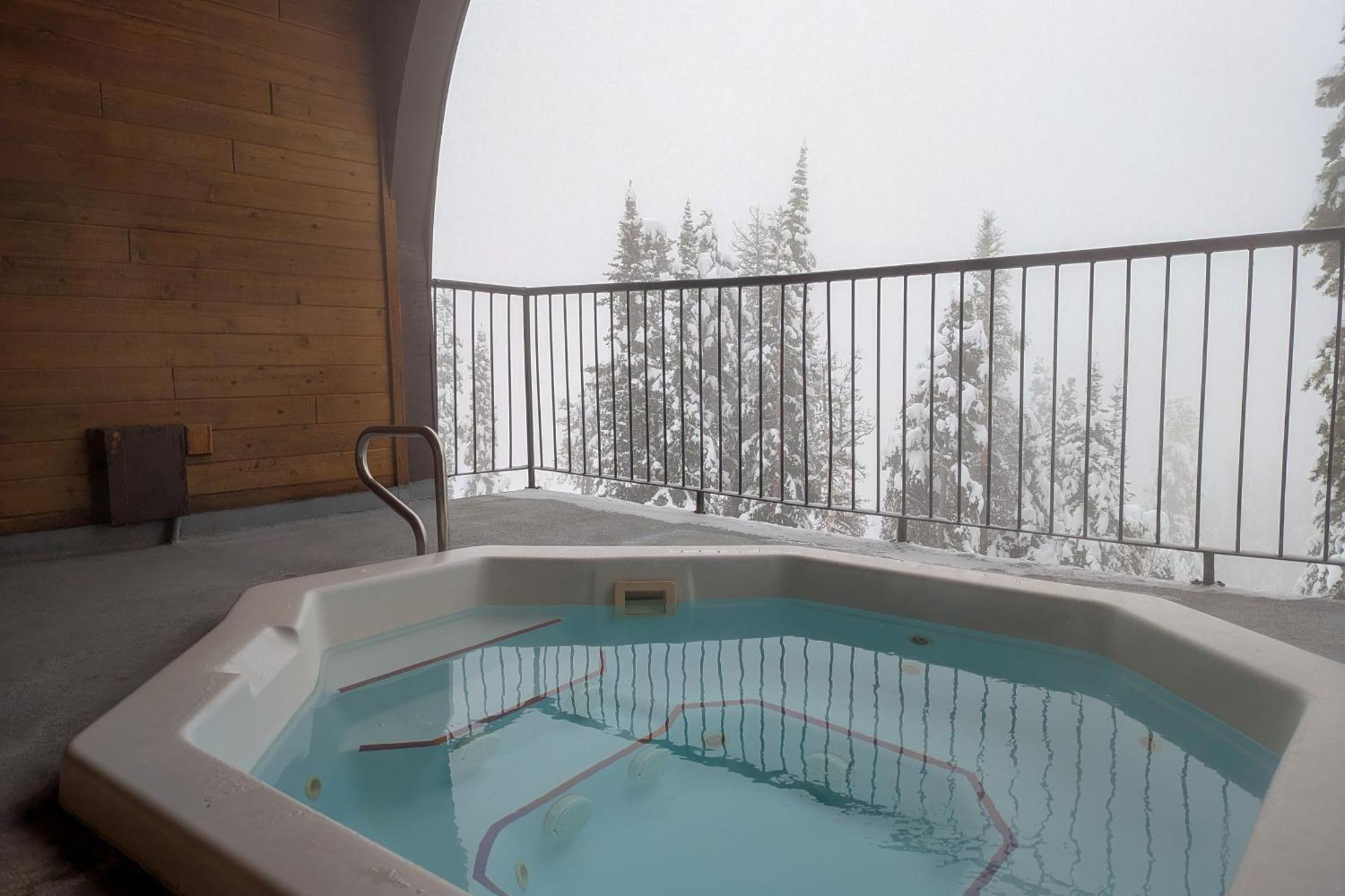 Apartment Chateau On The Ridge 410 Big White Ski Resort